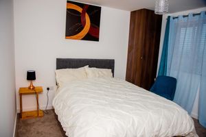 Alquiler Vacacional - 2 Minutes Walk to Kirkhill Golf Park! 5 Bedroom Family Friendly Property