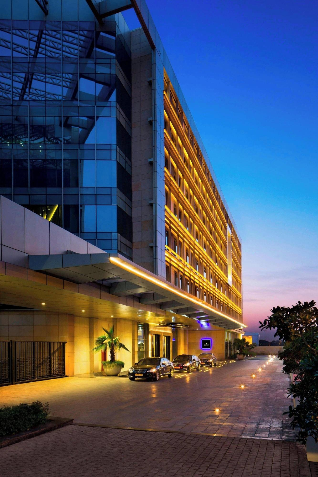 Vista Exterior JW Marriott Hotel New Delhi Aerocity