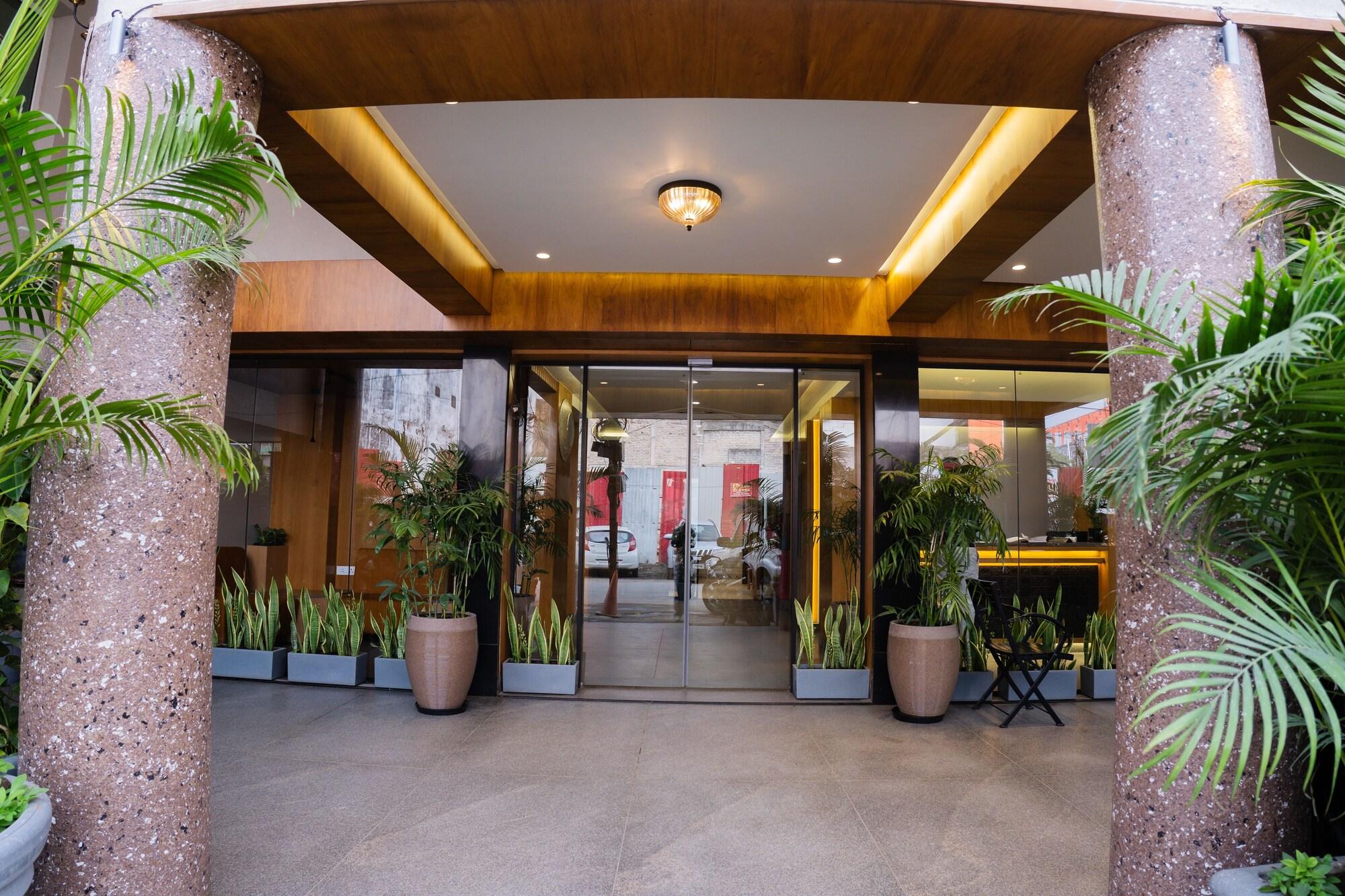 Vista Exterior Jain's Hotel Rajhans