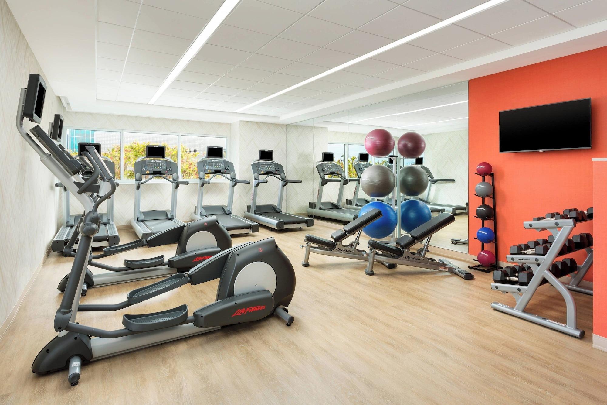 Gimnasio Courtyard by Marriott Santa Monica