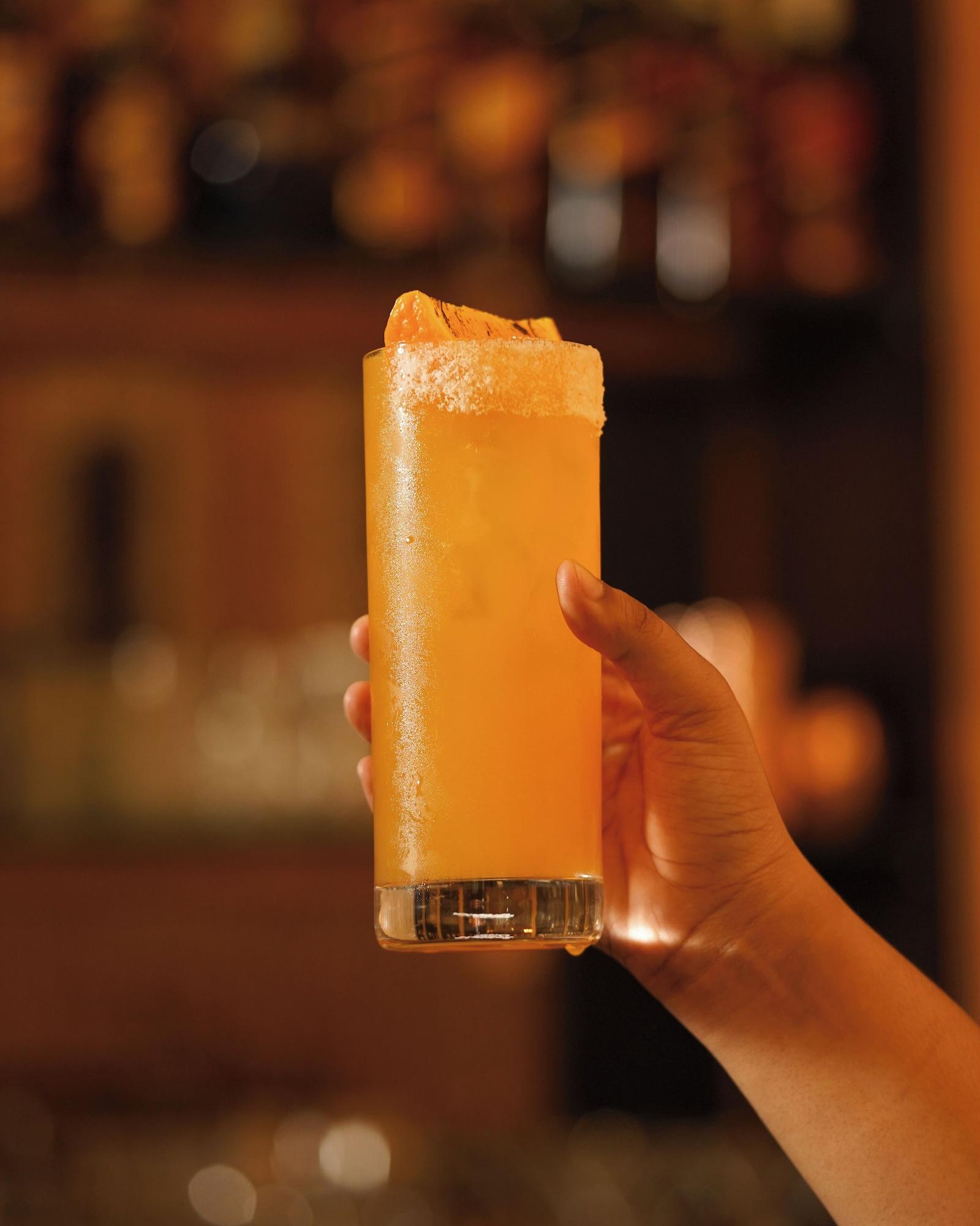 Restaurant Crowne Plaza Pune City Centre by IHG