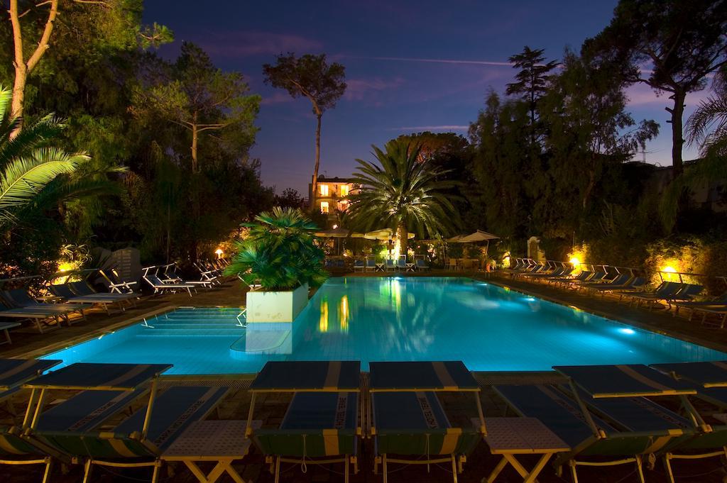 Vista Piscina Central Park Hotel Terme