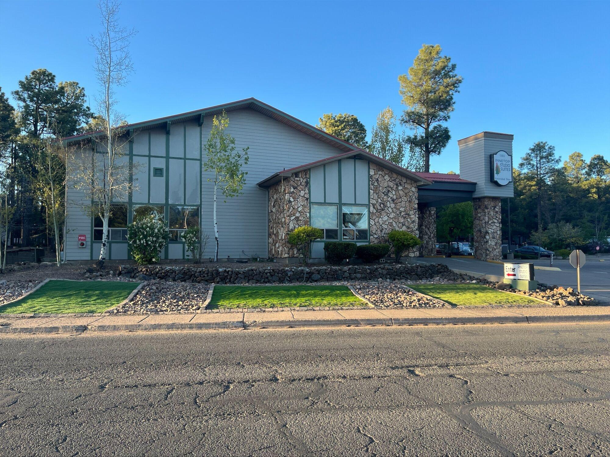 Varios Pinetop Studio Suites
