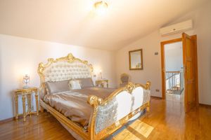 Alquiler Vacacional - Majestic Villa in Hills of Florence with Gardens Gym Jacuzzi and Sauna