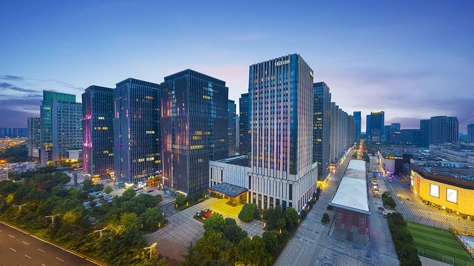 Vista Exterior Hilton Nanjing