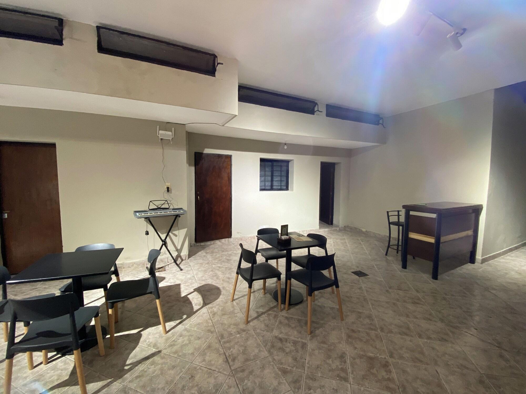 Vista Lobby Urban Jungle Hostel