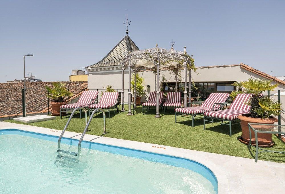 Vista Piscina Hotel ILUNION Mérida Palace