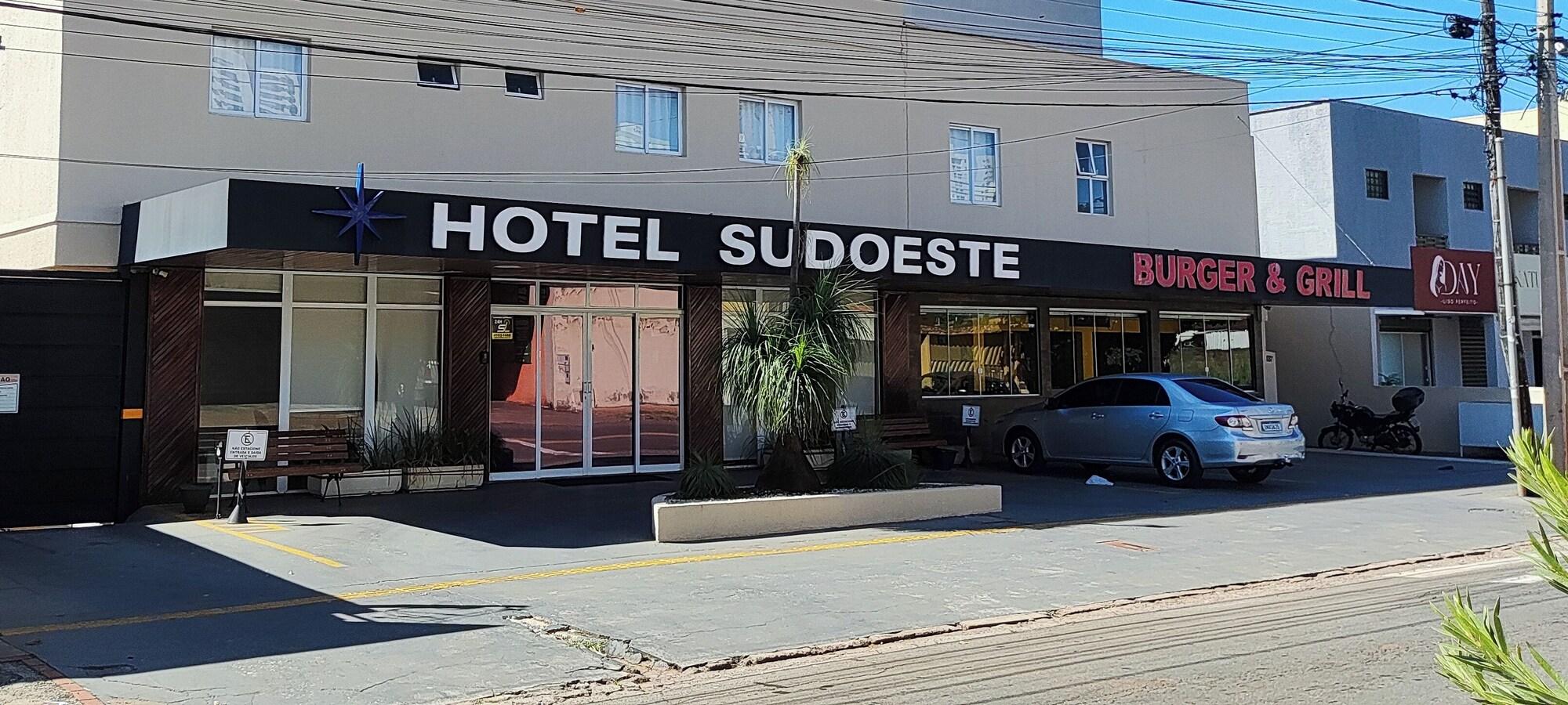 Vista Exterior Hotel Sudoeste