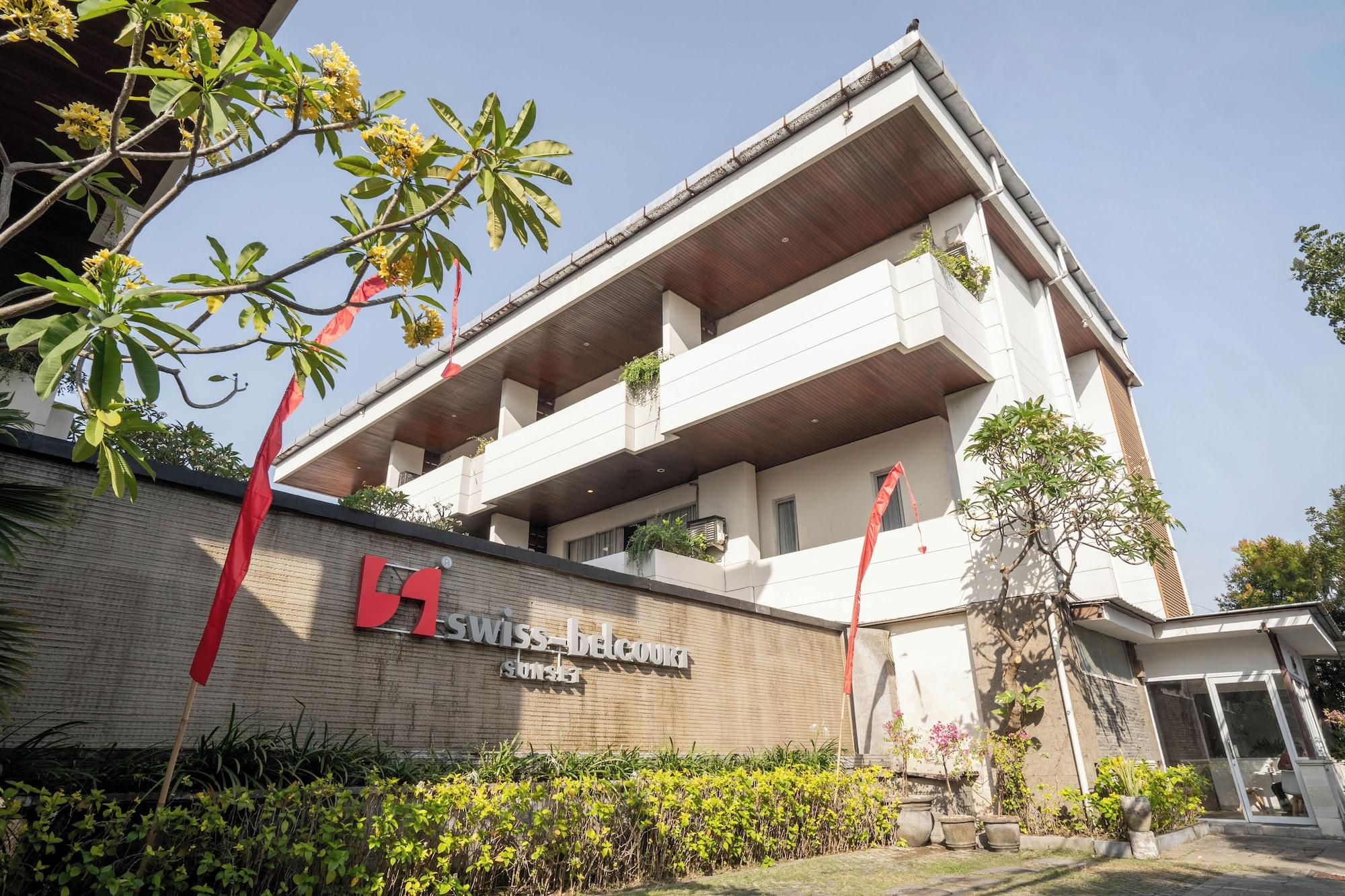 Vista Exterior Swiss-Belcourt Sunset