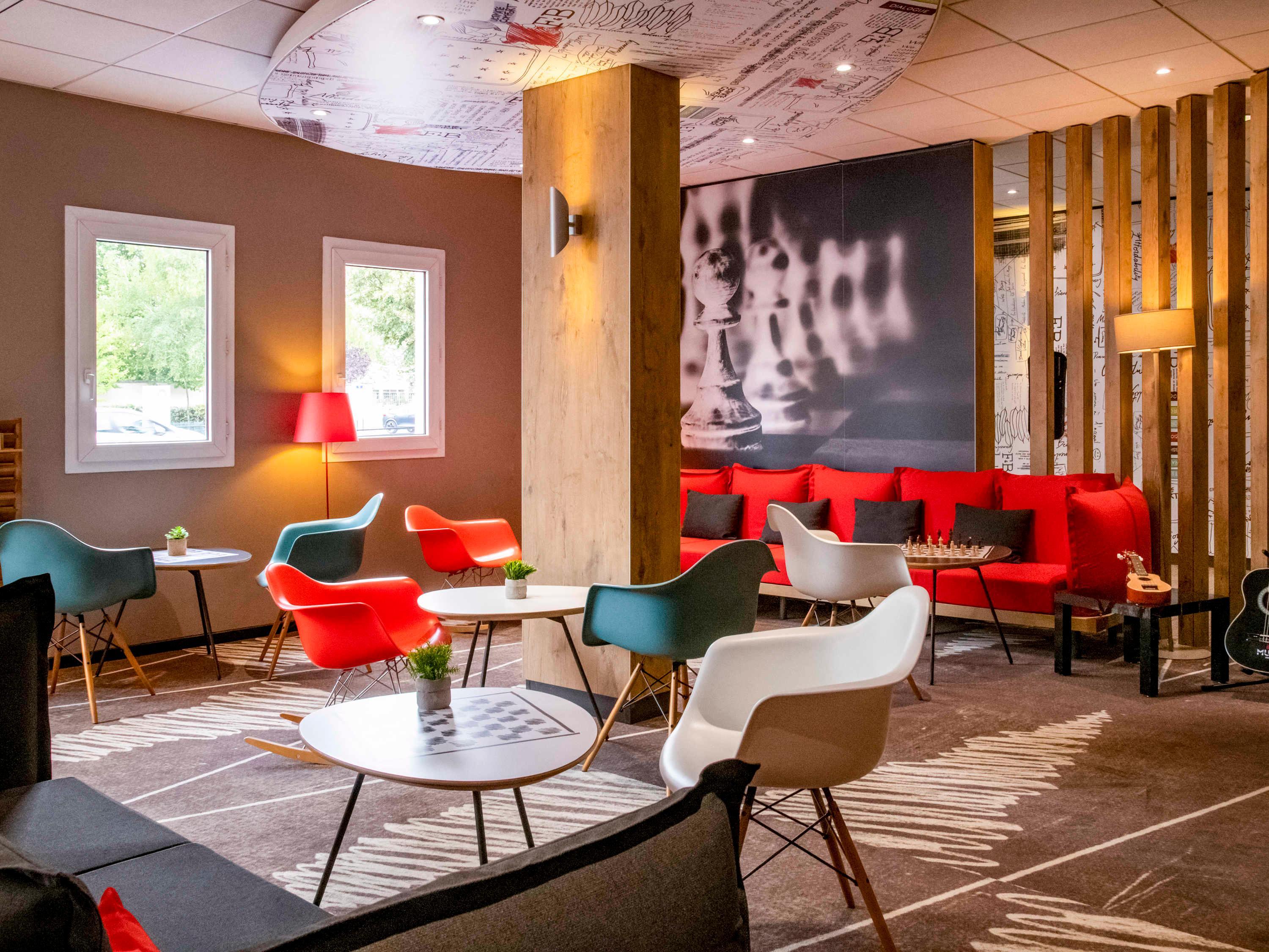 Vista Lobby ibis Gap