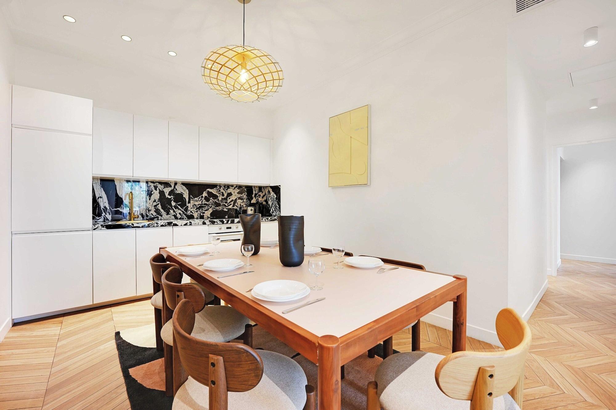 Restaurant Amazing Appartement - 3br/10p - Saint Germain