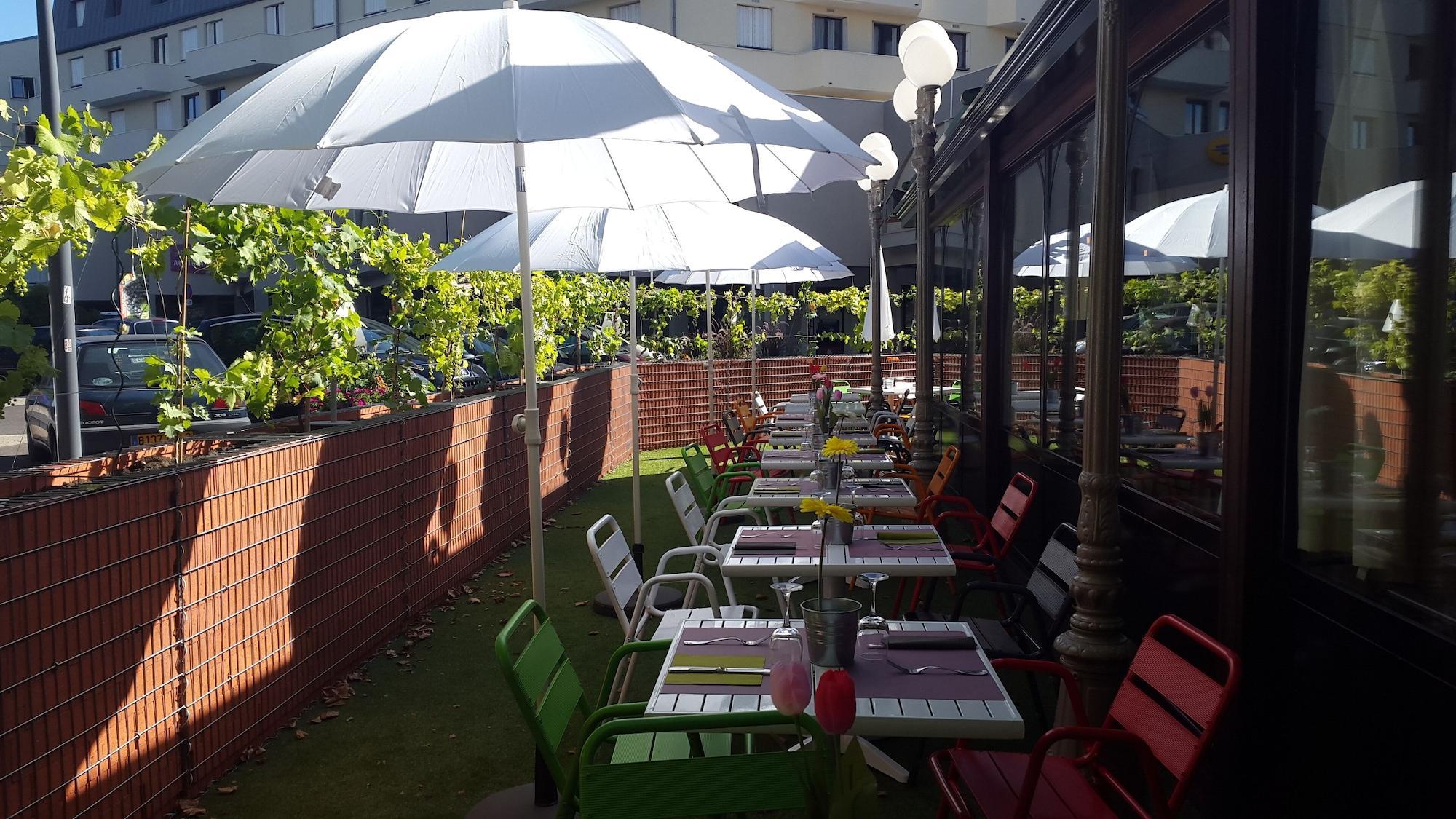 Varios ibis Saint Etienne la Terrasse