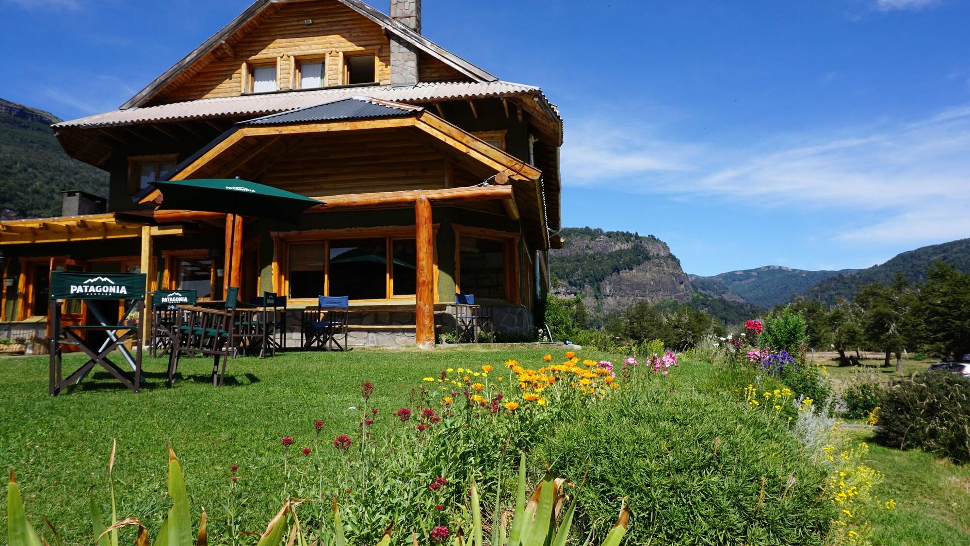 Vista Exterior Hosteria Pampa Linda