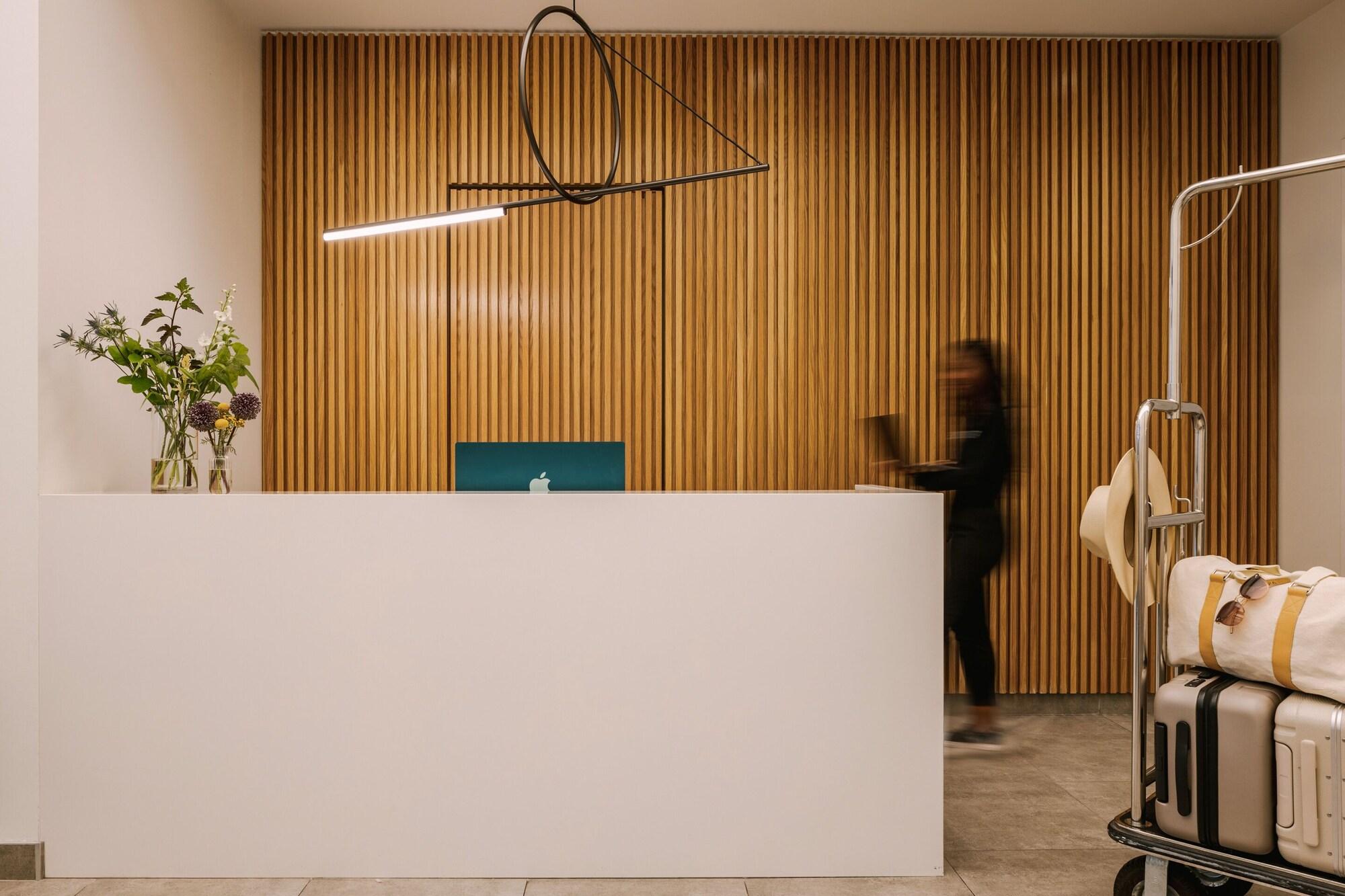 Vista Lobby Sonder Maisonneuve Apartments