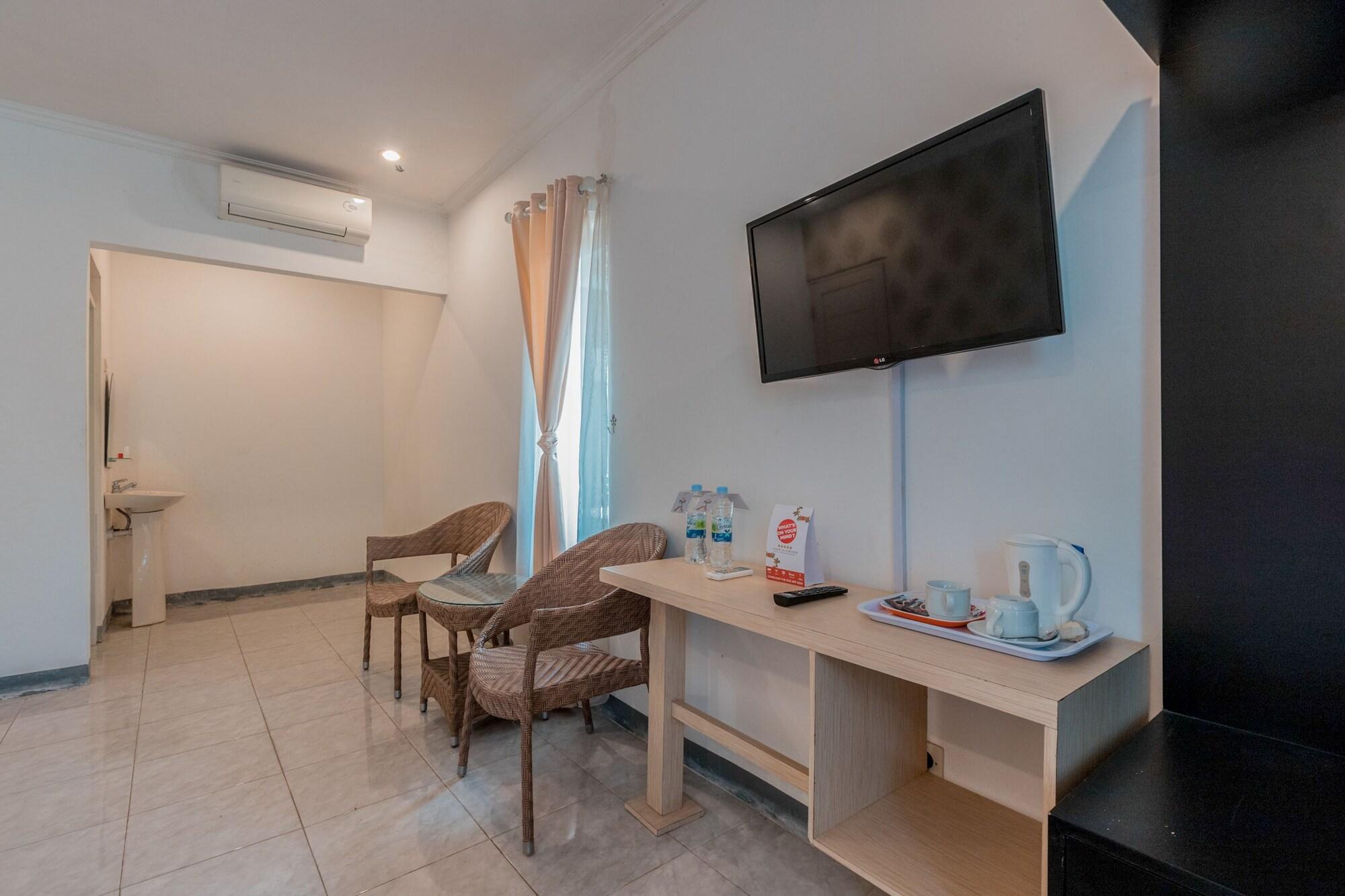 Set de Habitación Hotel O Bogor Puncak Near Padang Golf Bukit Pelangi Formerly Gunung Geulis Village