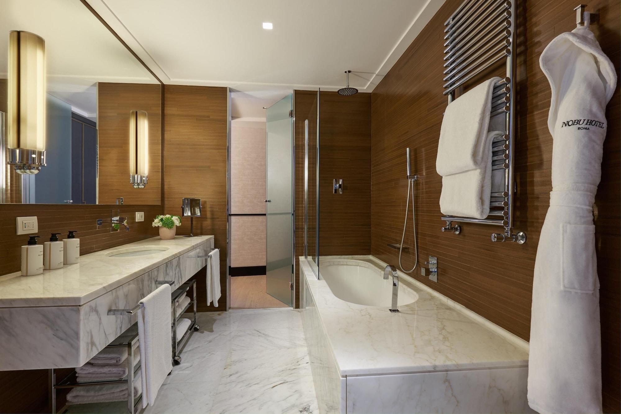 Equipamiento de Habitación Nobu Hotel Roma