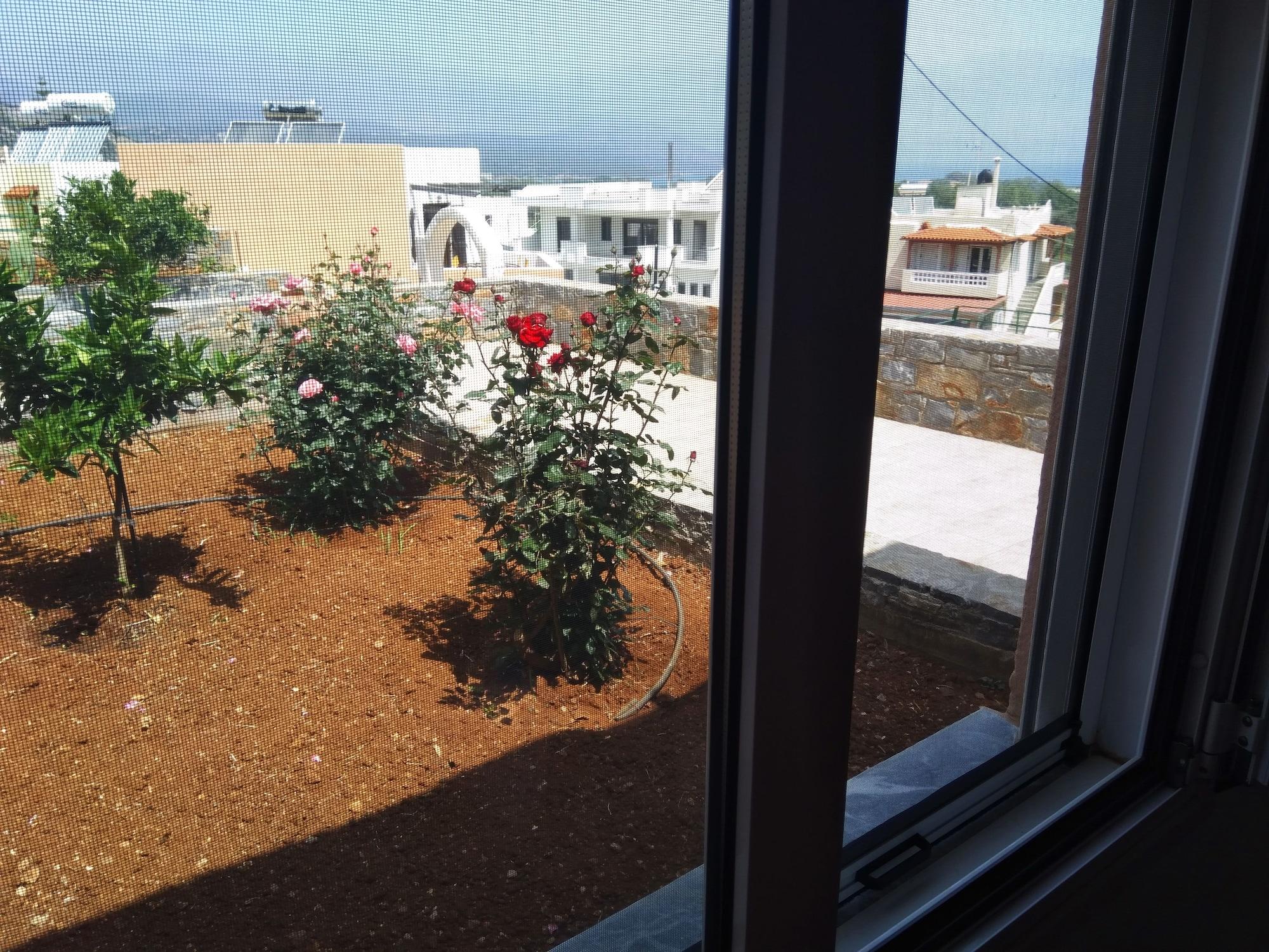 Equipamiento de Habitación Kavousanos Apartments