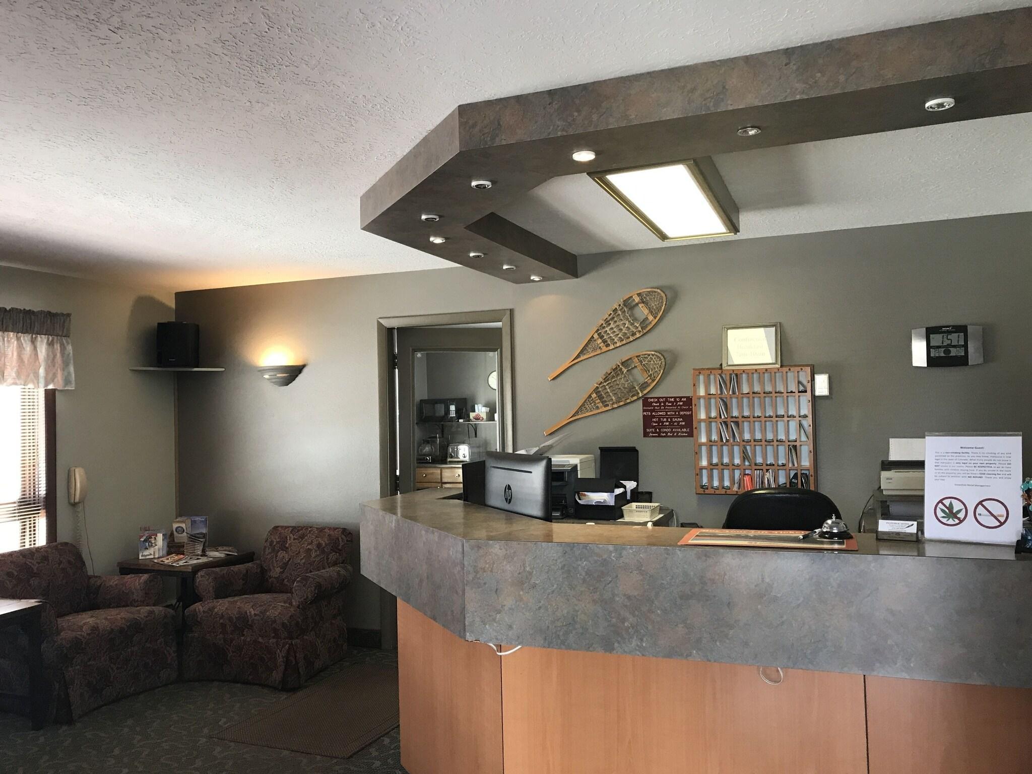 Vista Lobby Snowshoe Motel