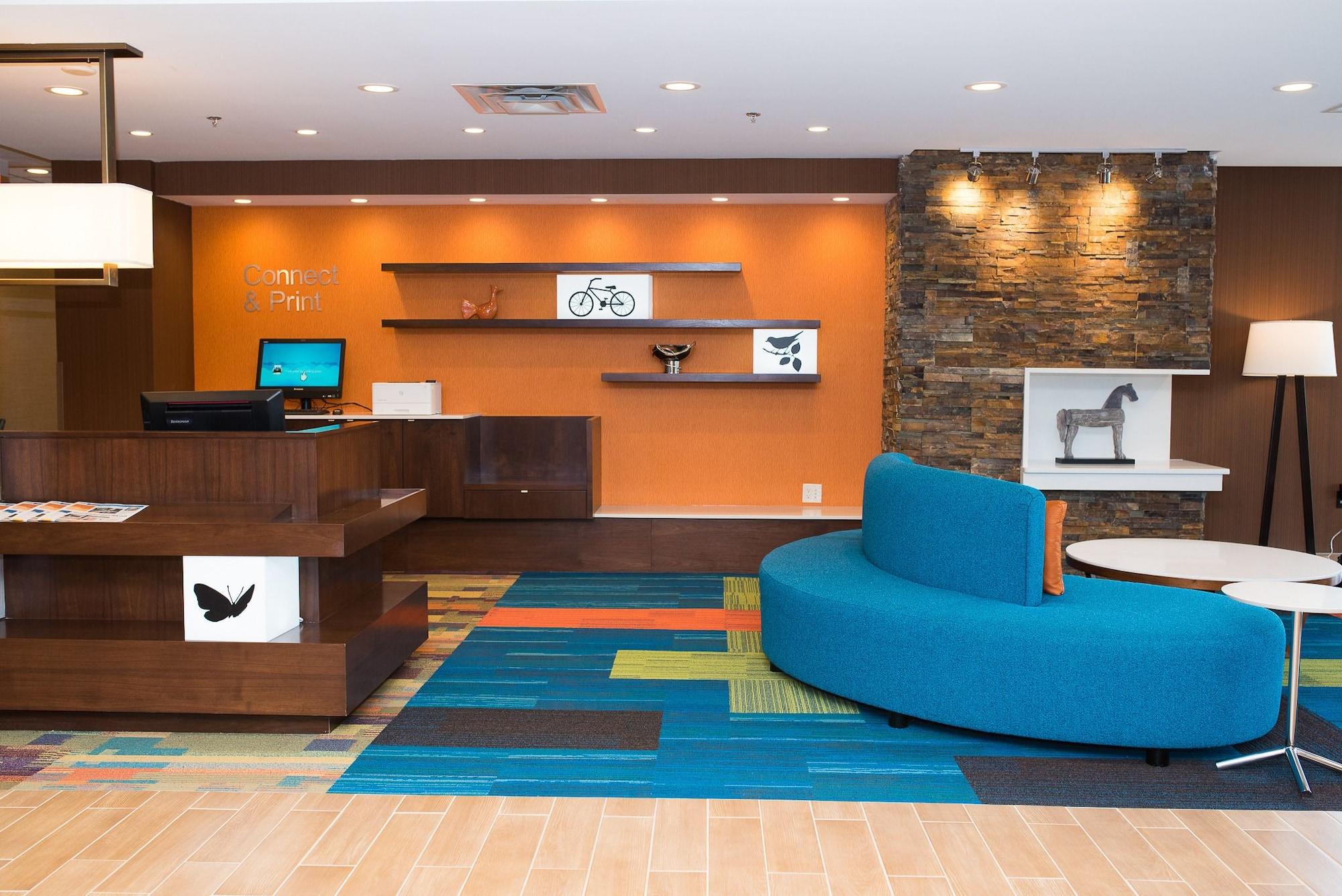 Vista Lobby Fairfield Inn & Suites by Marriott Edmonton North