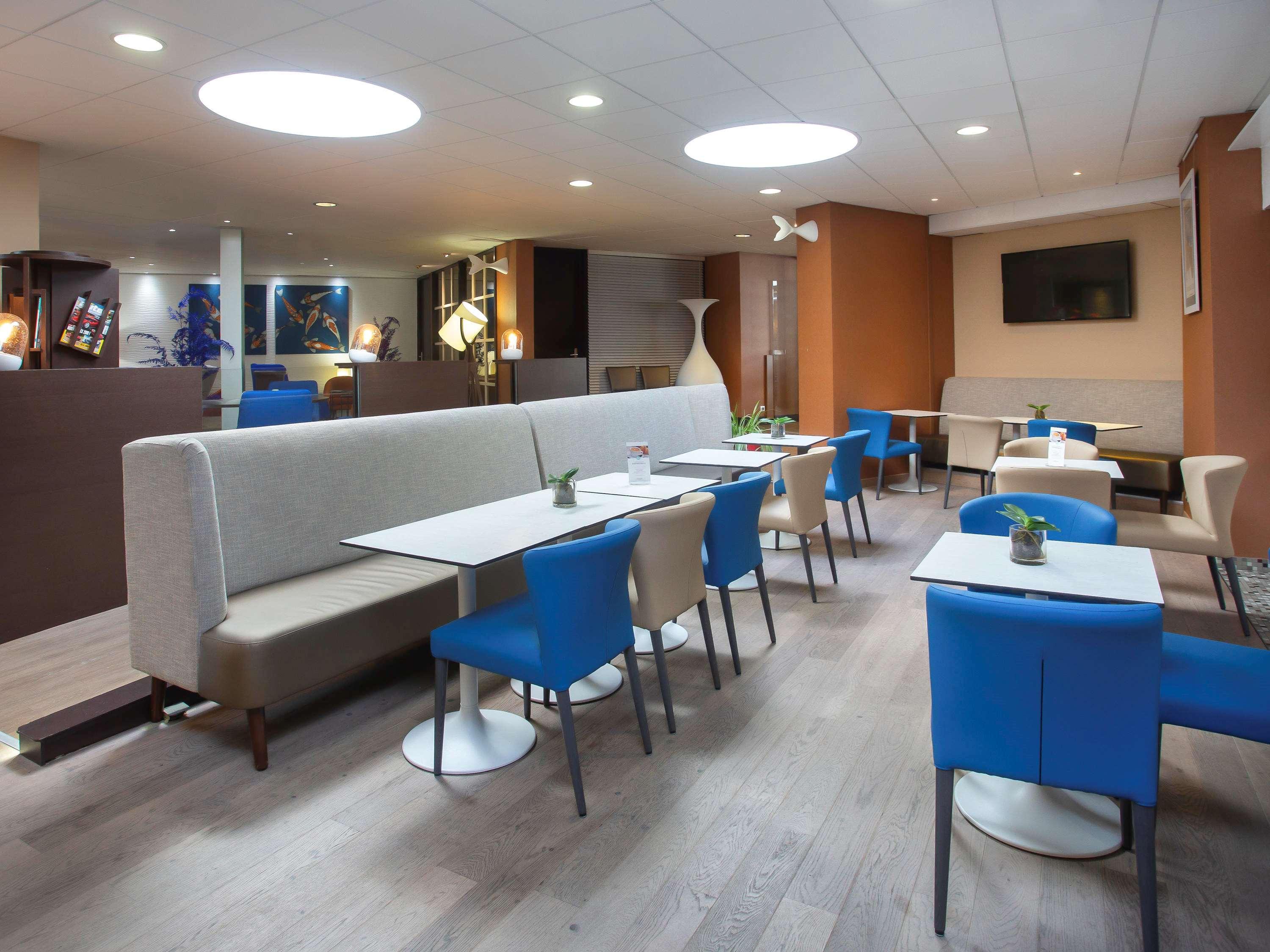 Bar/Salón Mercure Vannes Le Port