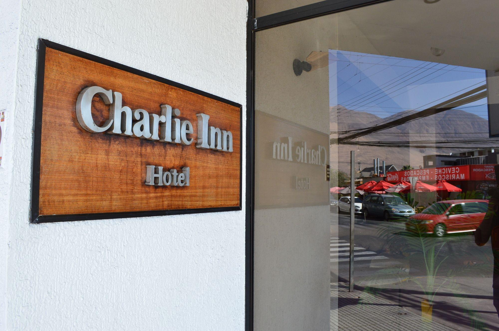 Vista Exterior Hotel Charlie Inn