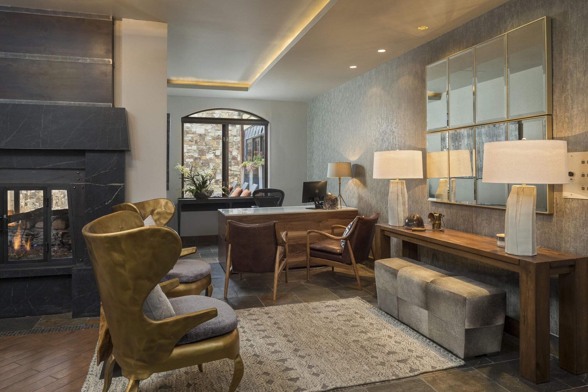 Vista Lobby Lumiere by Dunton
