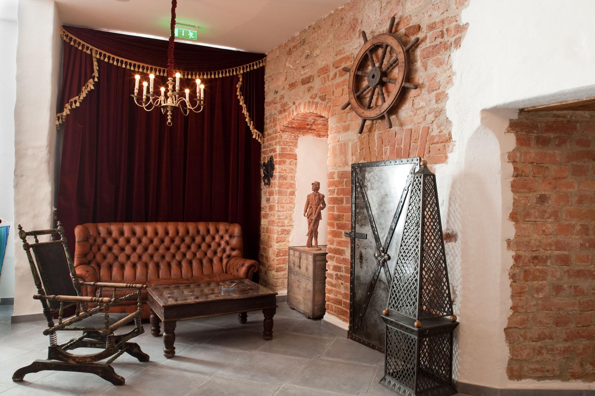 Bar/Salón Hotel Justus