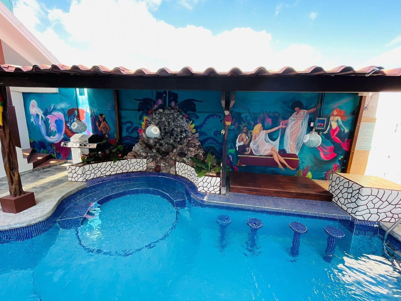 Varios Poseidon Party Hotel In Downtown