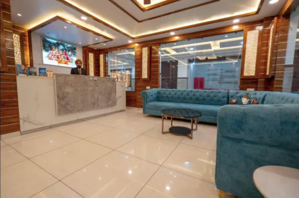 Vista Lobby Hotel The Vaishvik