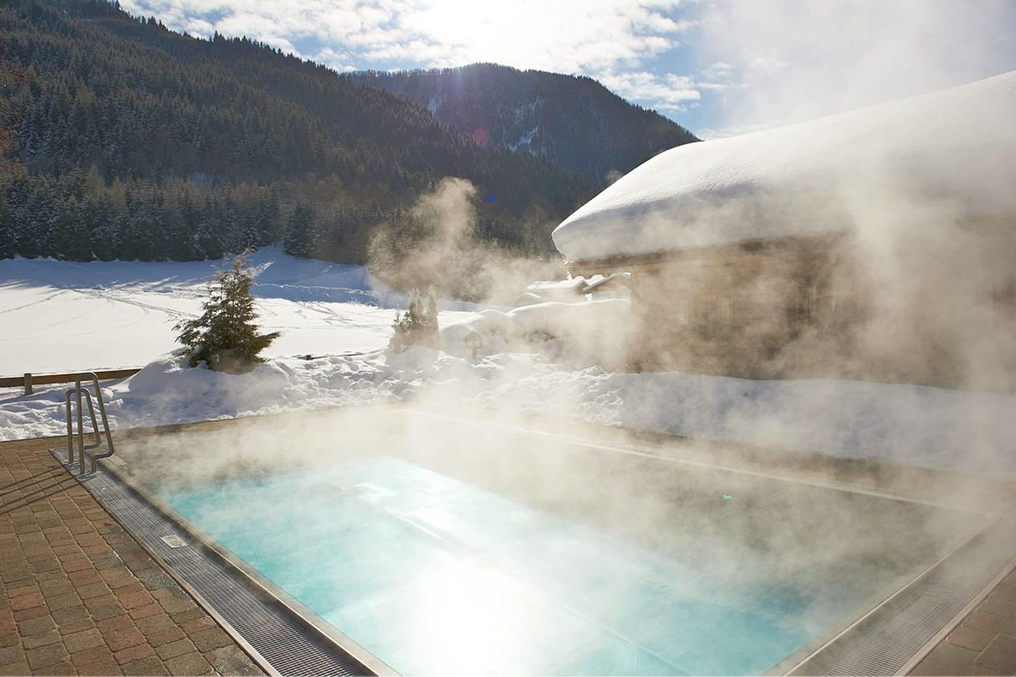 Vista Piscina Hotel Bergzeit