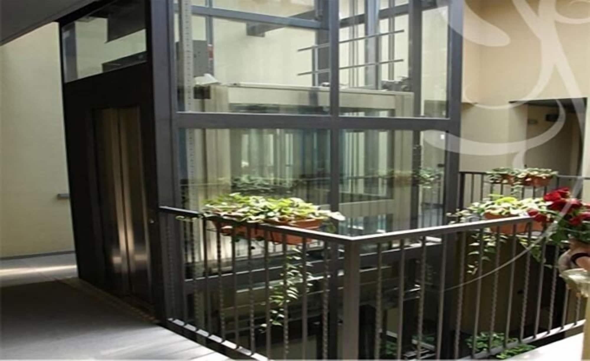 Vista Lobby Hotel Karol