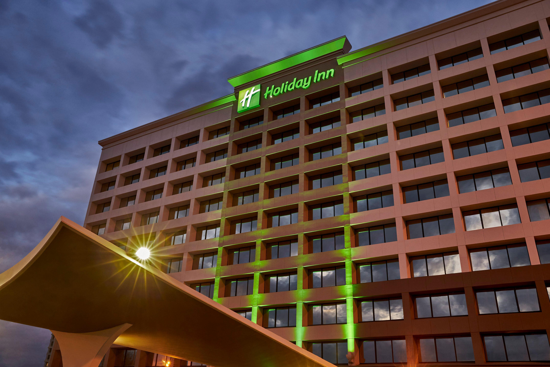 Vista Exterior Holiday Inn Alexandria at Carlyle by IHG