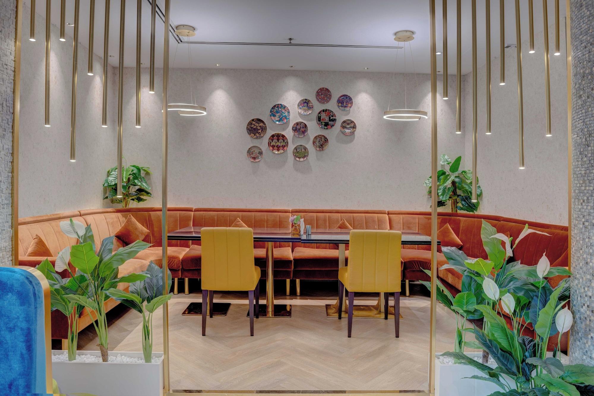 Restaurant Howard Johnson Plaza By Wyndham Dubai Deira