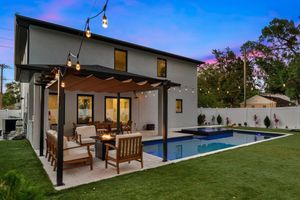 Alquiler Vacacional - Luxury Tampa Home w/ Pool, Jacuzzi & Amenities