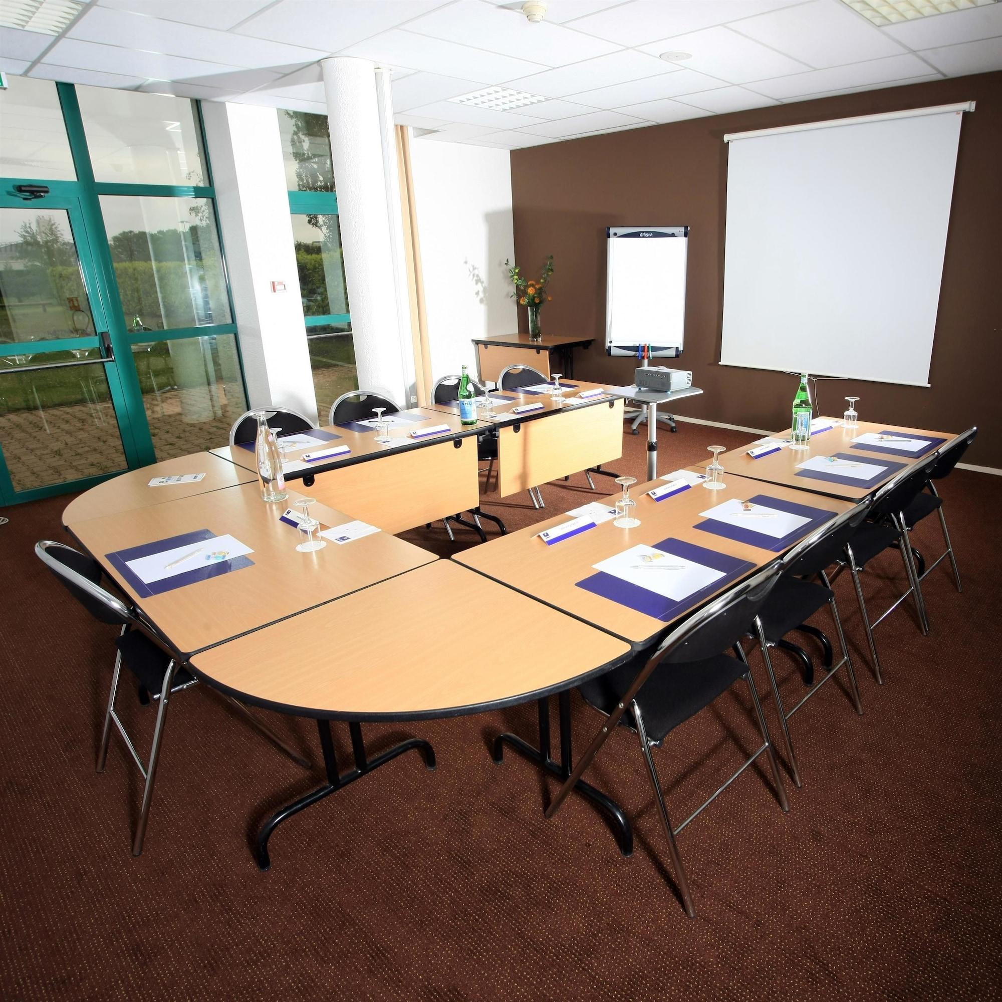 Sala de Reuniones Comfort Hotel Aeroport Lyon St Exupery