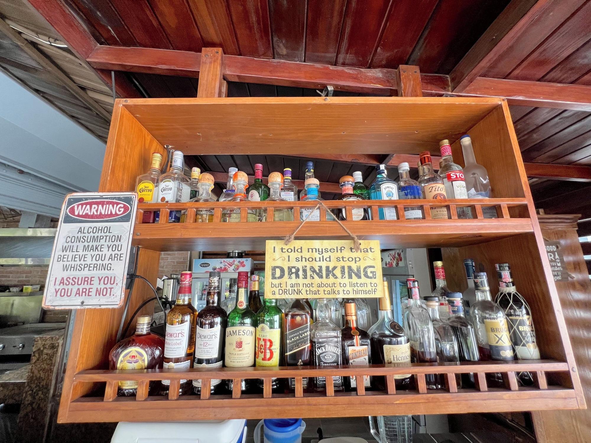 Bar/Salón CARIBBEAN DREAMS at SOL CARIBE