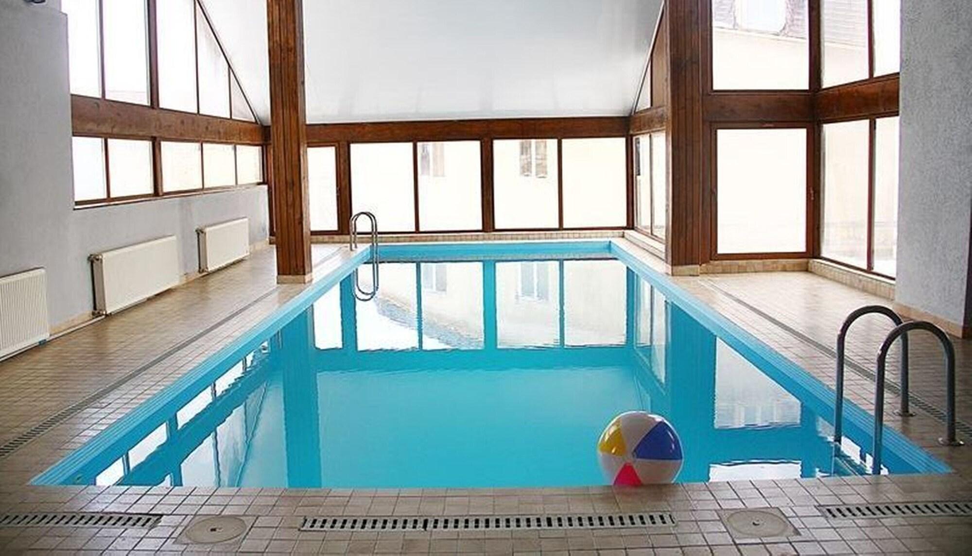 Vista Piscina Hotel Villa Park