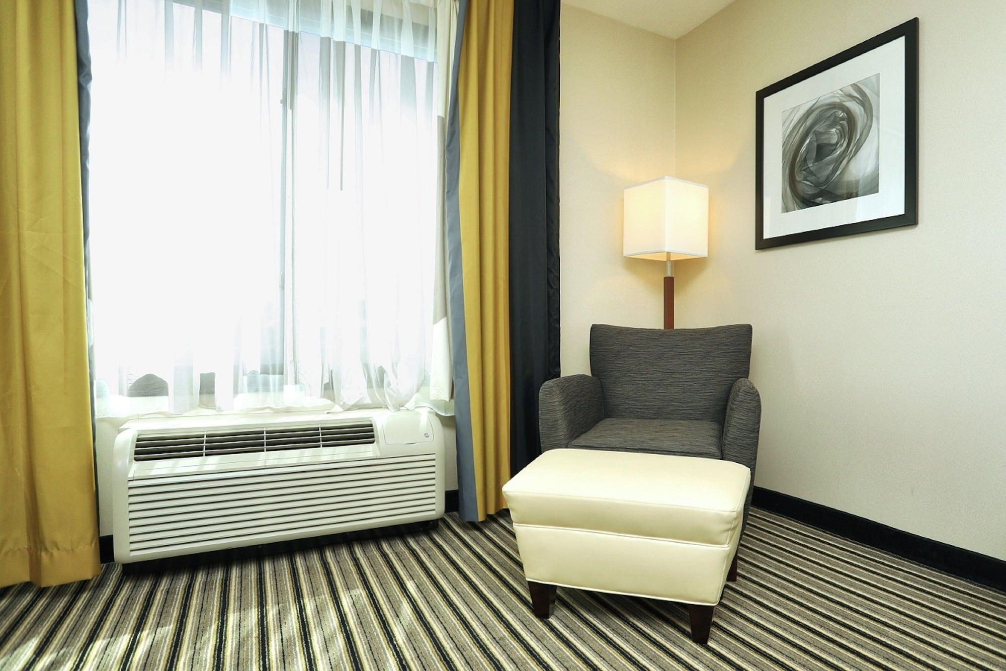 Habitación Holiday Inn Express Hotel & Suites Batavia - Darien Lake by IHG