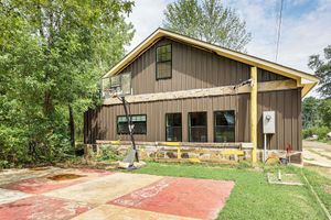 Alquiler Vacacional - Family Home w/ On-site Waterfall & Pond in Fulton!