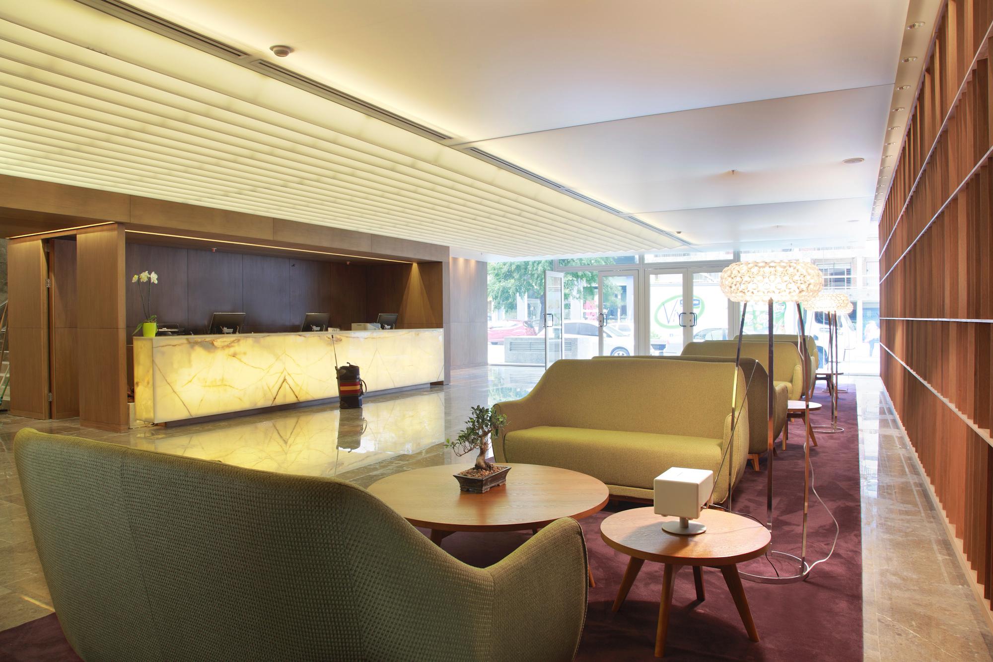 Vista Lobby Dazzler by Wyndham Montevideo