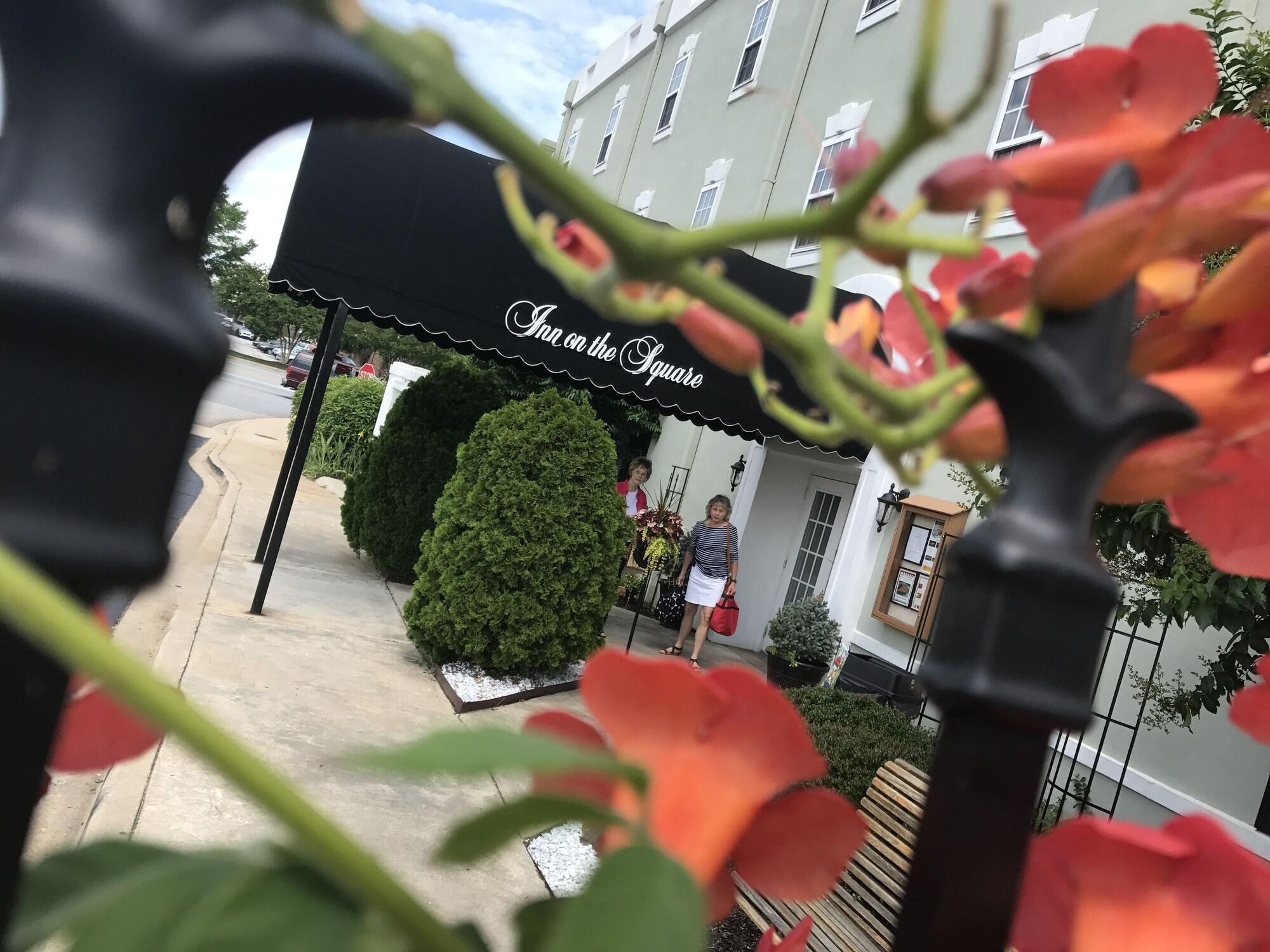 Vista Exterior Inn on the Square, an Ascend Collection Hotel