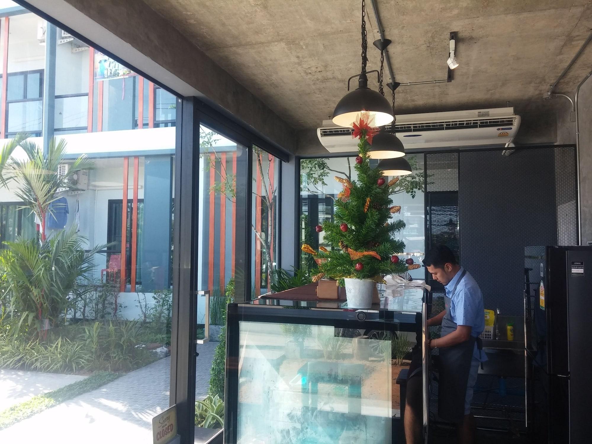 Restaurant S2 Airport Residence