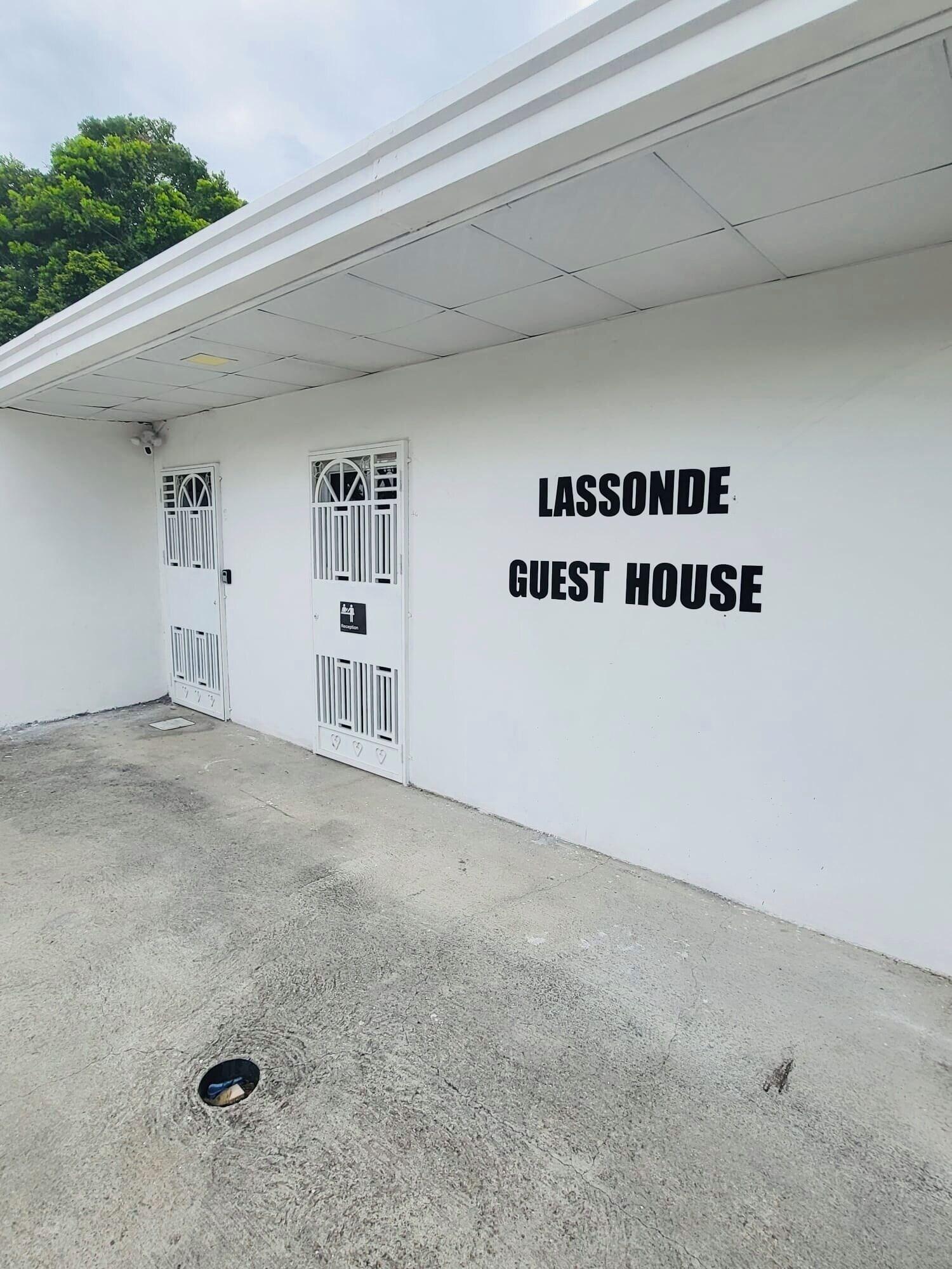 Varios Residencial Lassonde Guest House