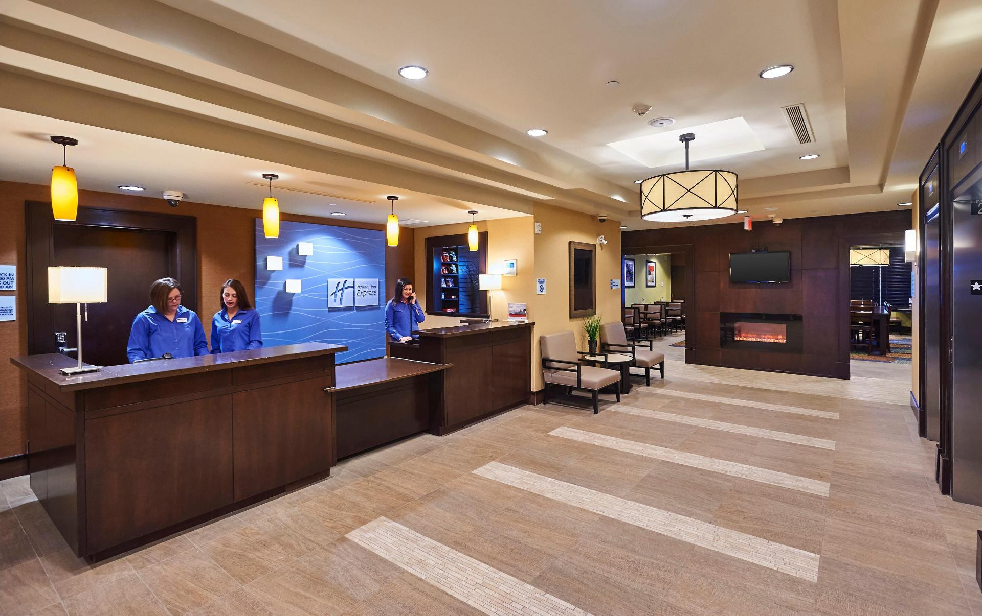 Vista Lobby Holiday Inn Express & Suites Timmins by IHG