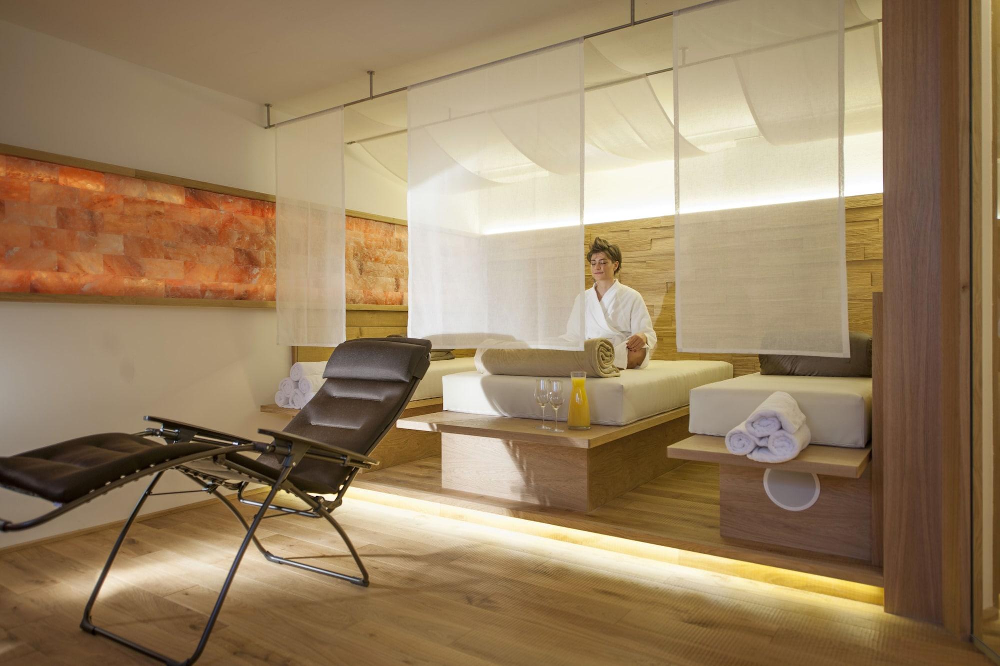 Spa Crystls Aparthotel