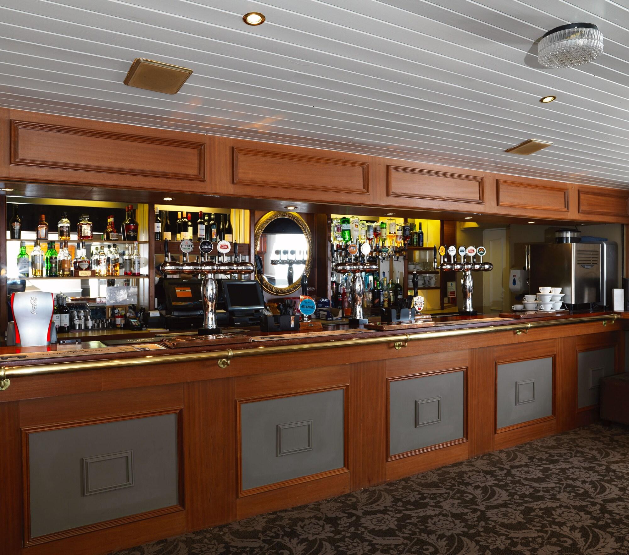Bar/Salón Pennine Manor Hotel