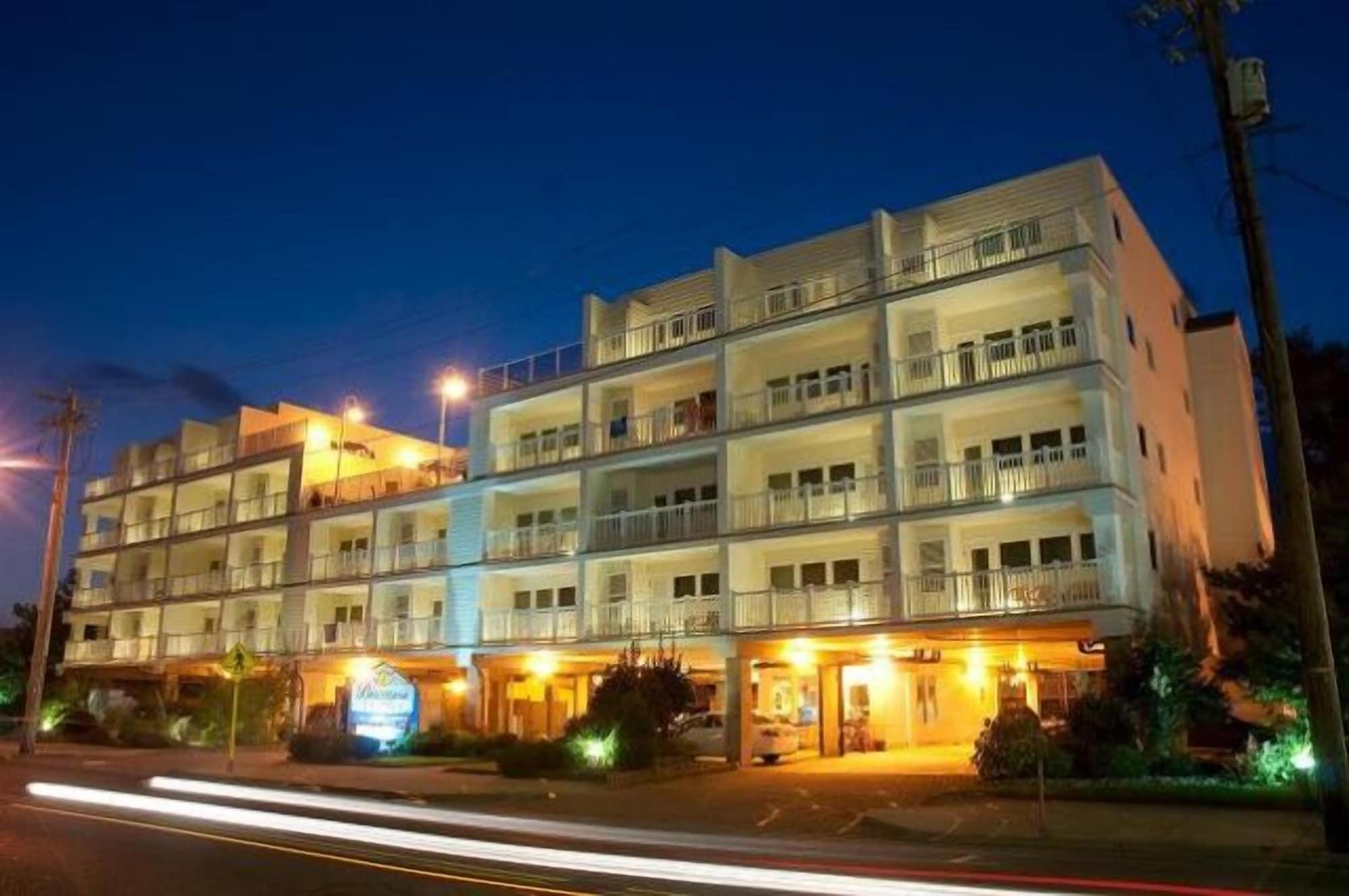 Varios Biscayne Suites