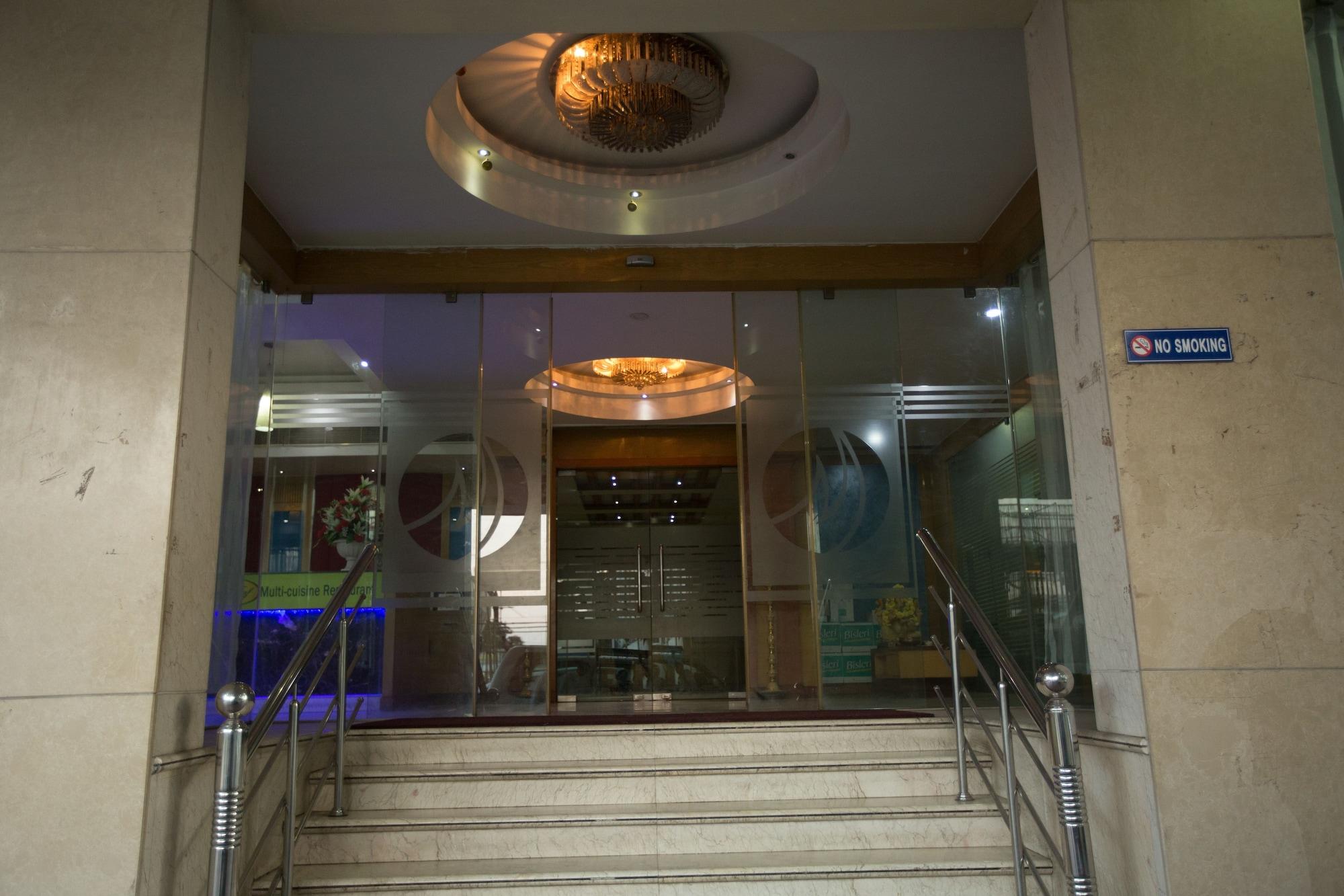 Vista Exterior Mahalaya Residency