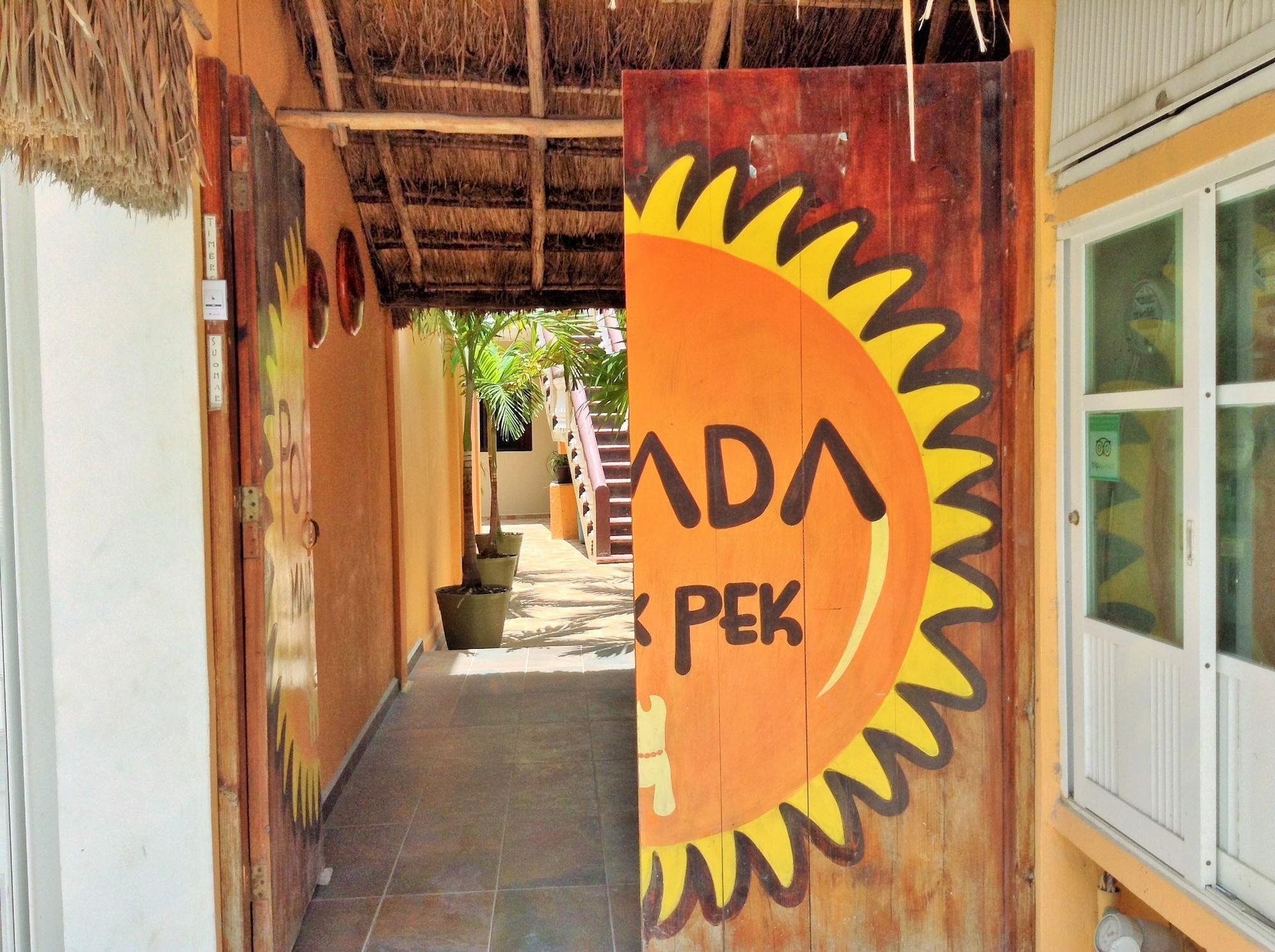 Vista Exterior Hotel Posada Malix Pek