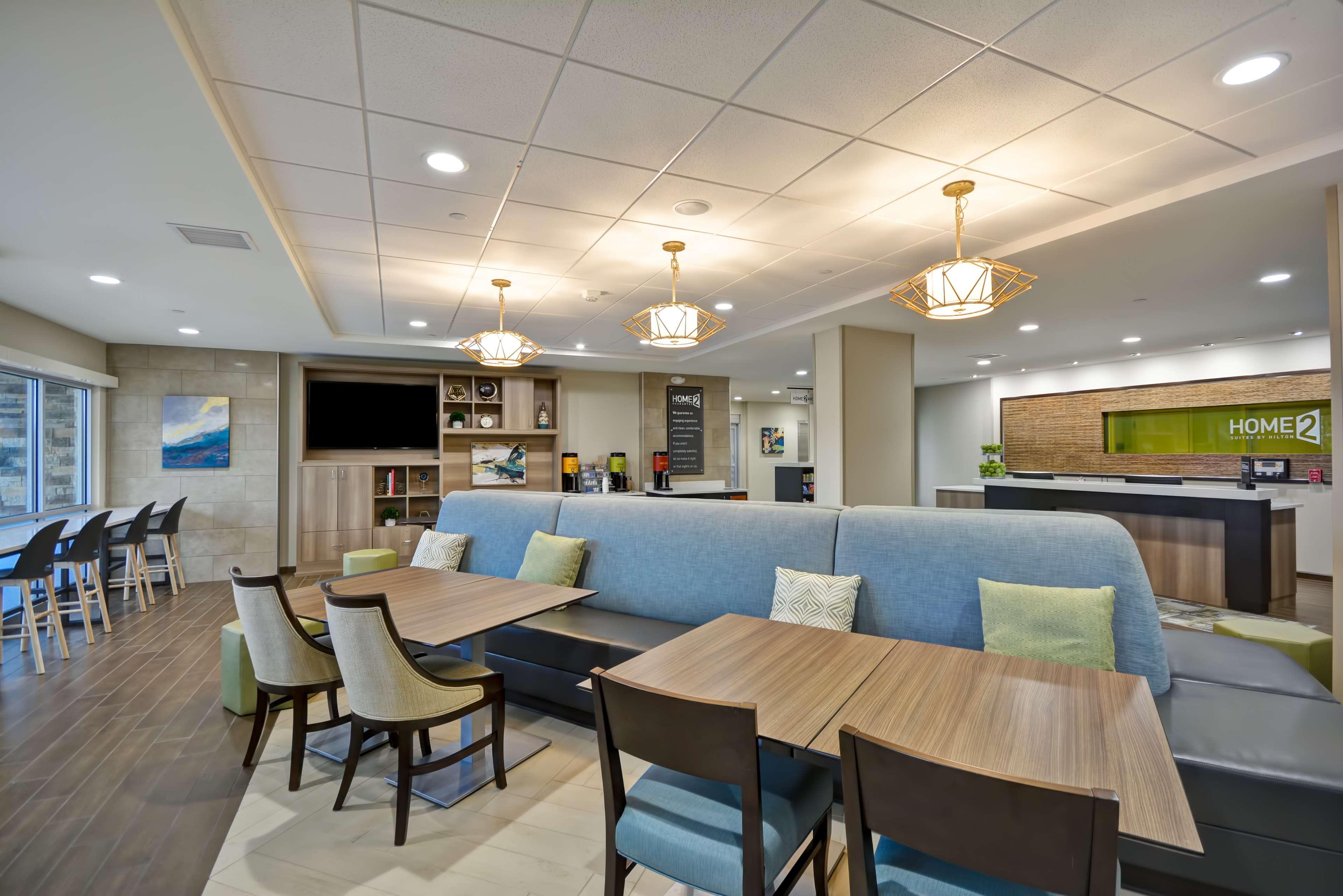 Vista Lobby Home2 Suites By Hilton Maumee Toledo